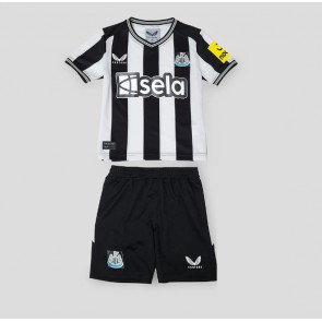 Newcastle United Koszulka Podstawowych Dziecięca 2023-24 Krótki Rękaw (+ Krótkie spodenki)